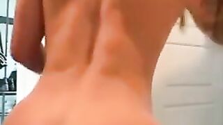 Fit girl with lovely ass caught shitting