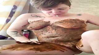 Slut smearing shit all over her body