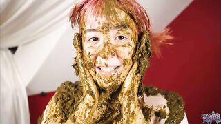 Lyndra Lynn Playtime in diapers and cow dung