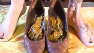 Heavy poop in the sandals