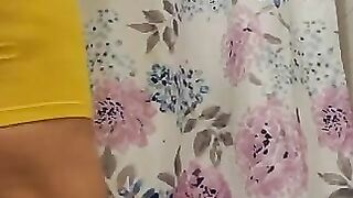 Twerking while shitting and pissing closeup