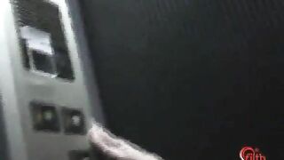 Amateur brunette milf drops shit in the public