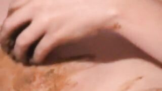 Lovely phat booty lady shitting and taking piss