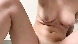 Cute pooping 