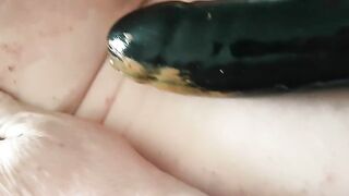 Inflatable butt plug
