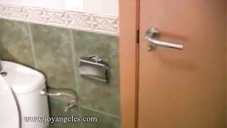 Loud and Powerful Farts While Pooping