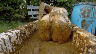 Lyndra Lynn bathing in Cowshit