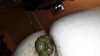 Michelle close up turds show