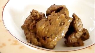 Plate Pooping Big Ass Milf