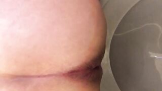 Pooping video Closeup