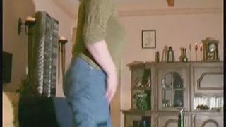 Pooping with music on