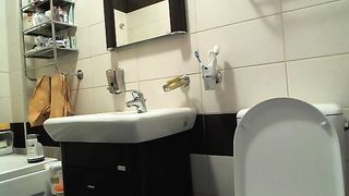 pooping jessie shows us her fresh shit