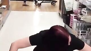 Public shitting in the shopping market