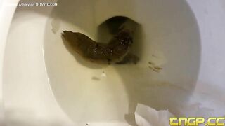 Queen ass babe pooping