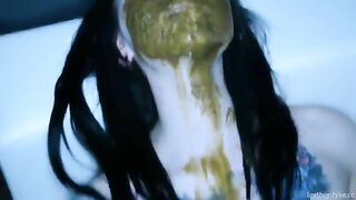 Russian Girl Betty Swallows Her Lover's Shit While Smearing It