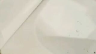 SSBBW Sprays shit in tub