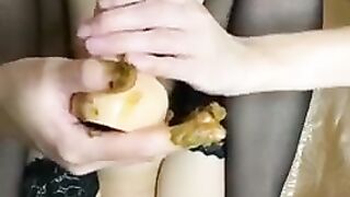 Slutty brunette gal shitting in her hands