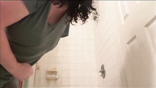 Dirty big booty lady farting and shitting