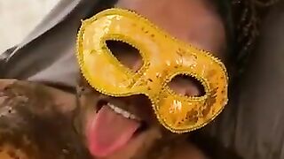 Wife takes shitty blowjob