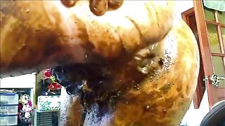 Dirty lady shit smearing solo play