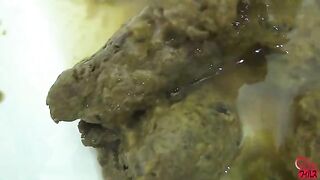 Japanese hot lady caught shitting