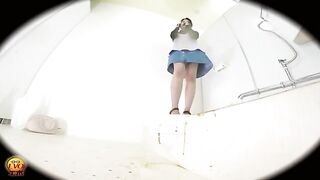 Lovely Japanese ladies caugth shitting Compilation