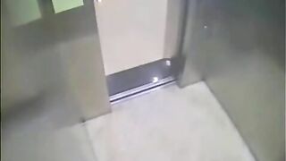 Amateur Japanese gal caught shitting inside the elevator