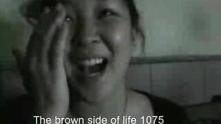 Amateur Japanese milf dropping shit while smiling