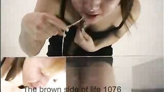Kinky Japanese lady eating shit