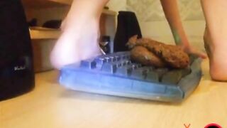 Long hard turd on the tray