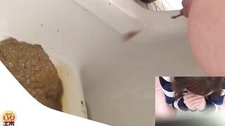 Pretty ass Japanese gal shitting