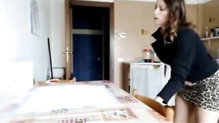 Pretty brunette amateur girlfriend shitting on the table