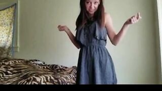 Cute amateur lady showing her horny ass