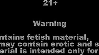 Fetish babe smearing shit on her lovely ass