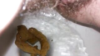 Wet runny shit from hairy lady