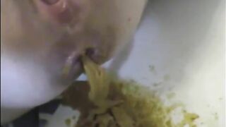 Amateur woman shitting a very liquid diarrhea