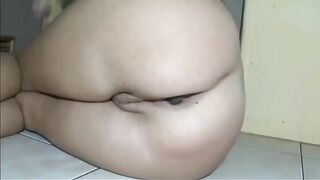 Prfect round booty and hot shit closeup