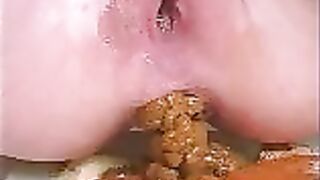 Sticky shit from sexy white babe