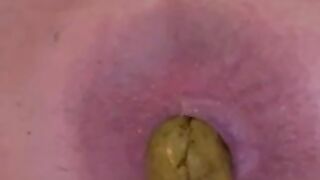 Yummy shitting closeup