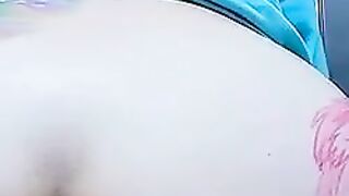 Tattooed seductive babe dropping hot load