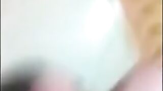 Amateur scat couple kissing and licking each other