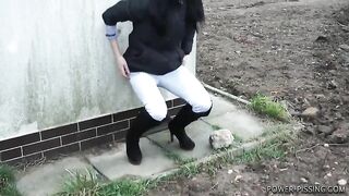 Annie plays with power piss