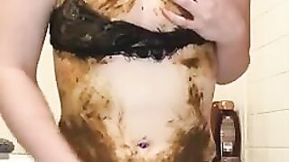 Erv amateur scat teen smoking and smearing shit on her body 