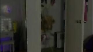 European Babe spreads her bum and shits