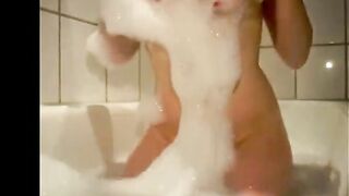 Hot slut takes bubble bath and pees and poops on the bathtub