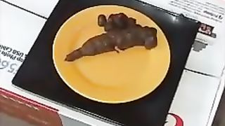 Super hot girl pooping