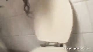 Brazilian girl pooping in the toilet