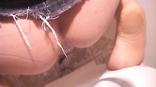 Sexy ass poops