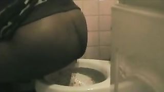 BBW girls pooping