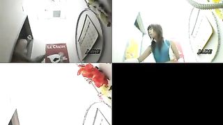 Four girls pooping in the same time